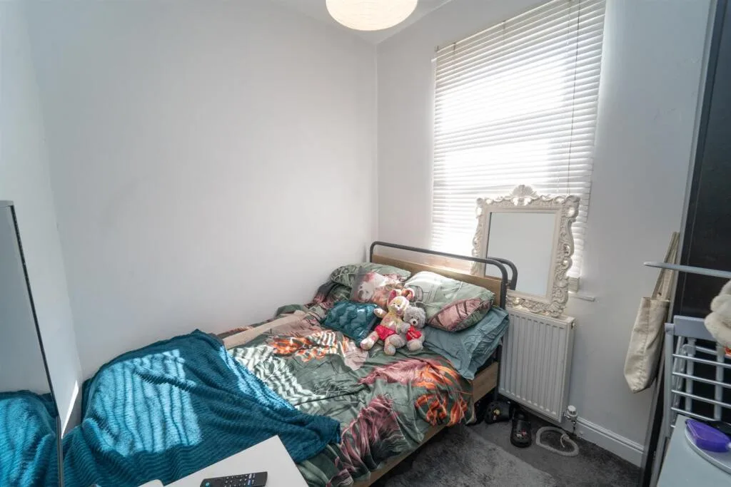5 bedroom terraced house for rent