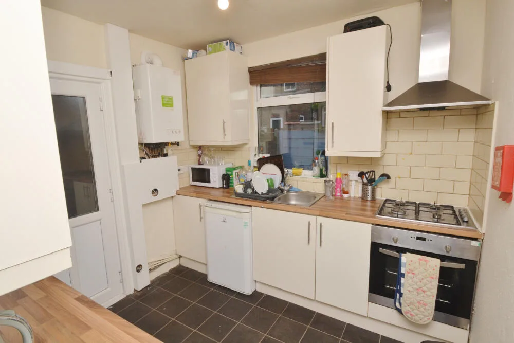 5 bedroom terraced house for rent
