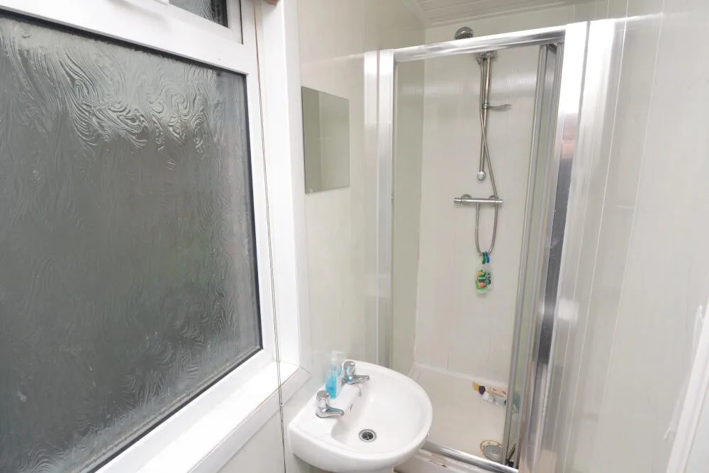 5 bedroom terraced house for rent
