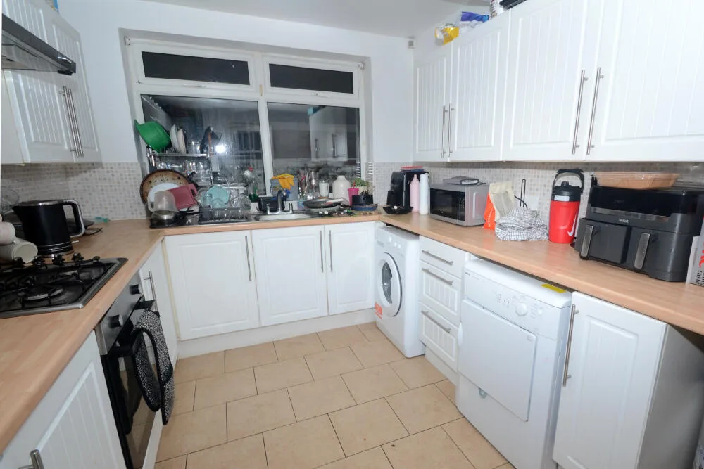 5 bedroom terraced house for rent