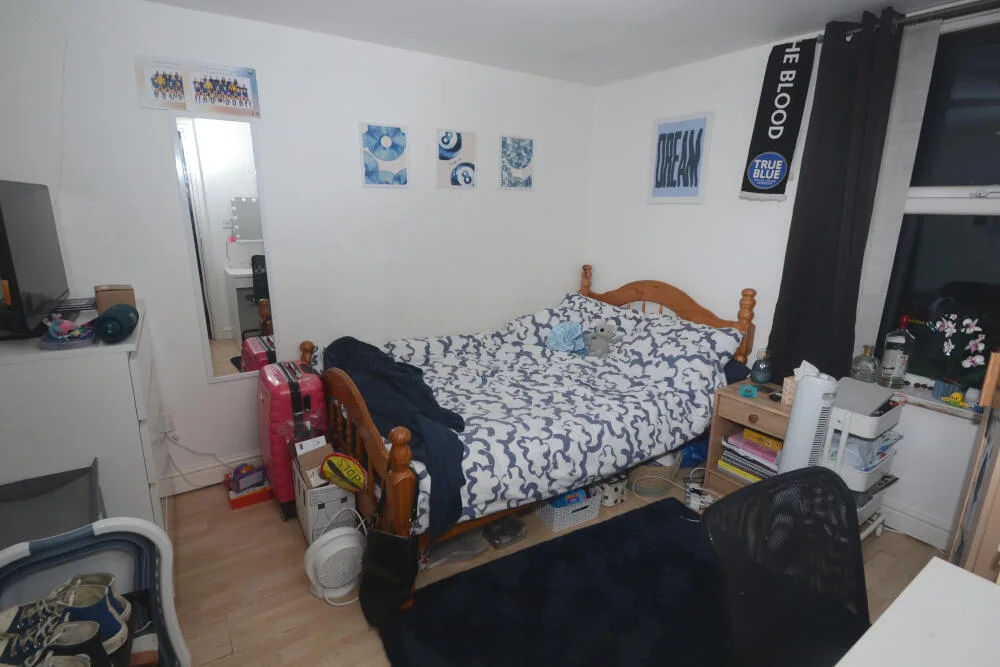 5 bedroom terraced house for rent