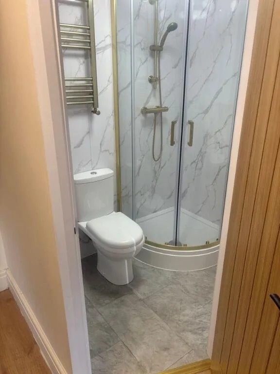 6 bedroom semi-detached house for rent