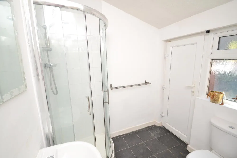 5 bedroom terraced house for rent