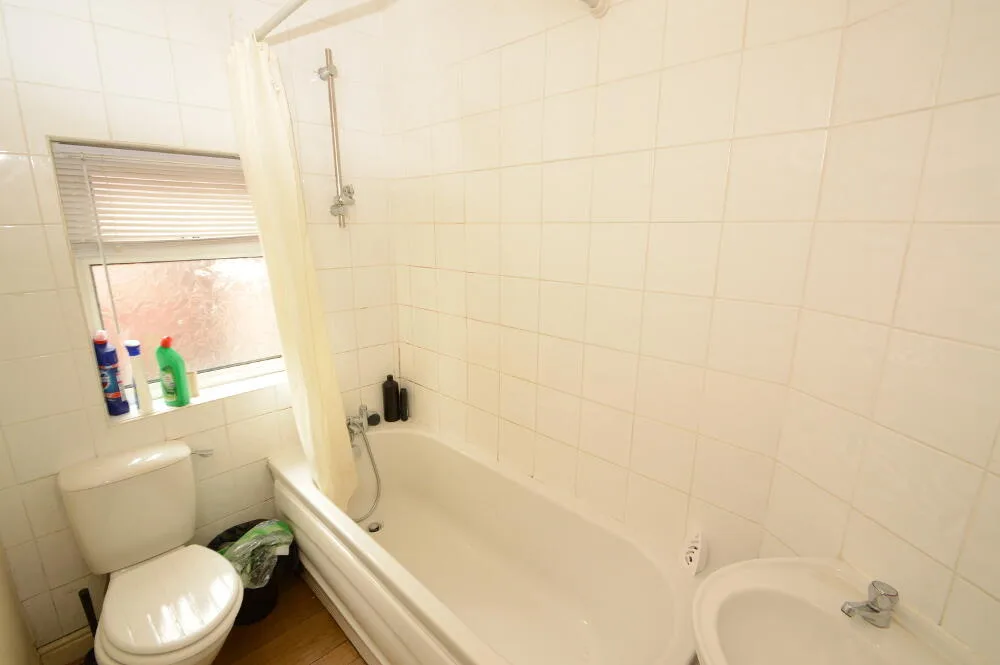 5 bedroom terraced house for rent