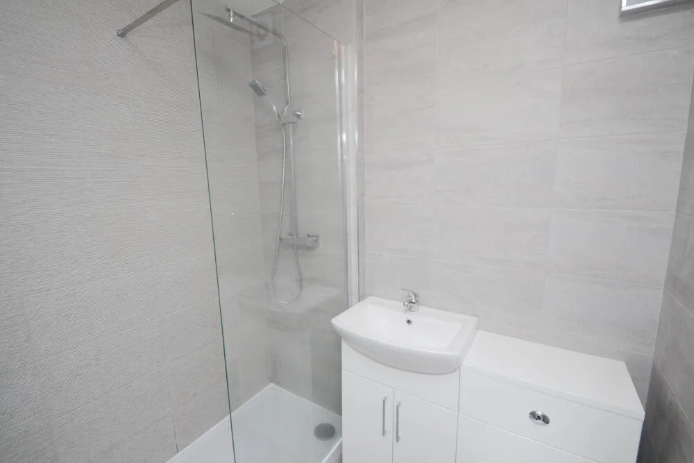 5 bedroom terraced house for rent