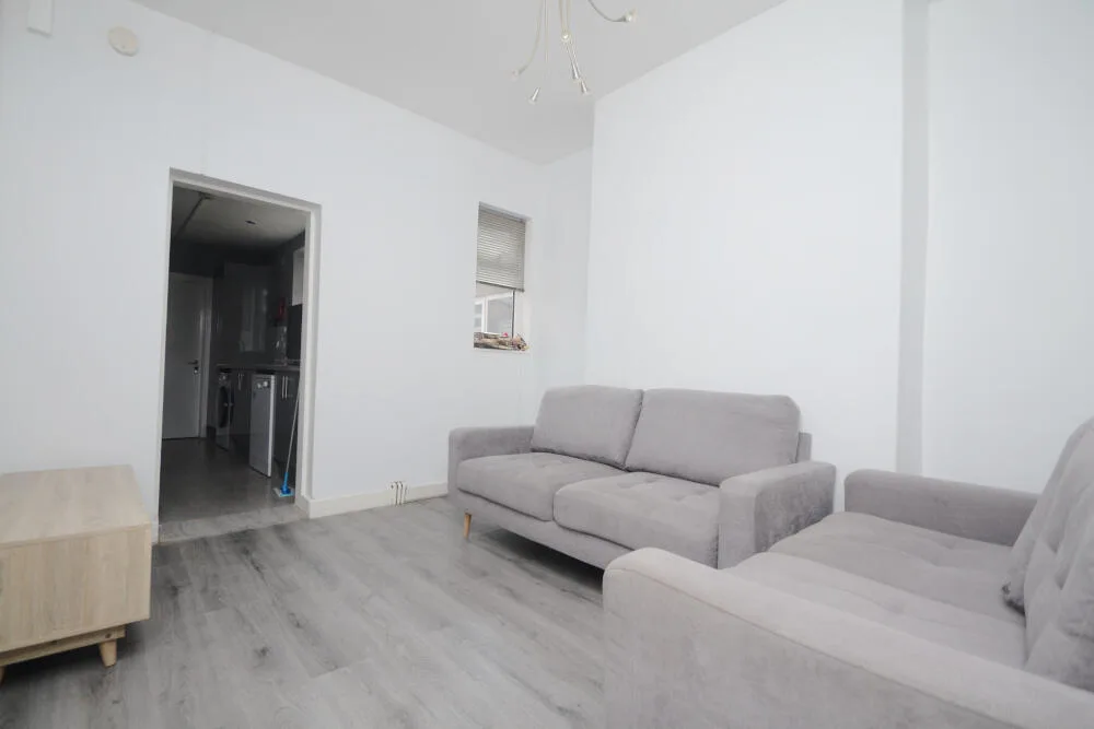 5 bedroom terraced house for rent