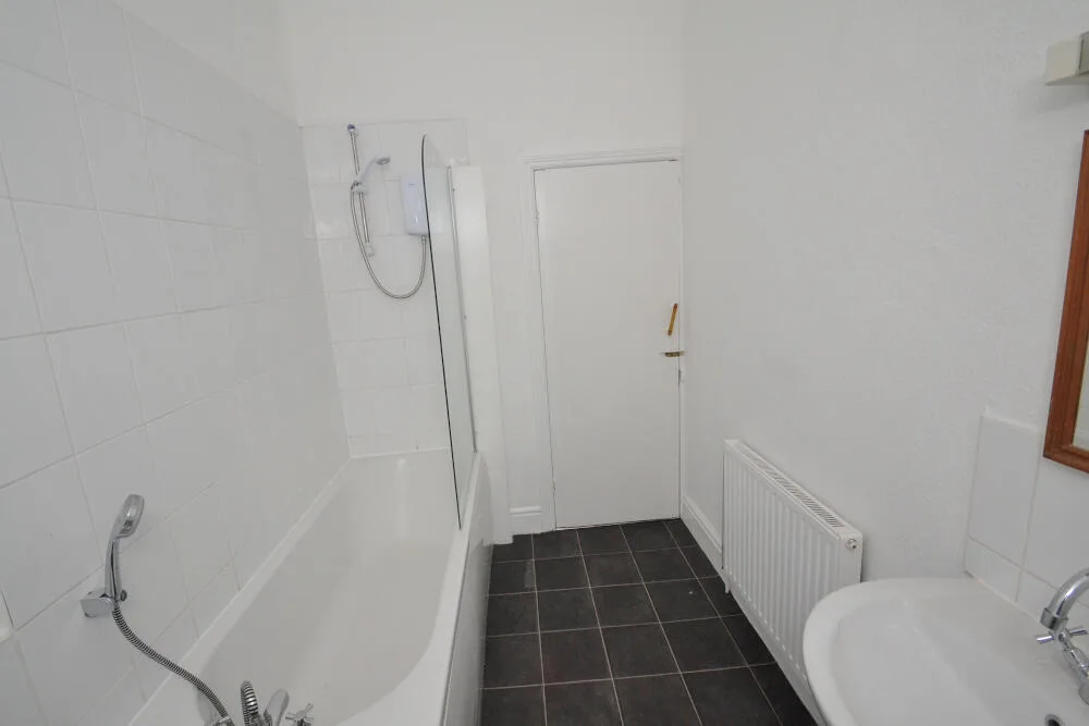 5 bedroom terraced house for rent