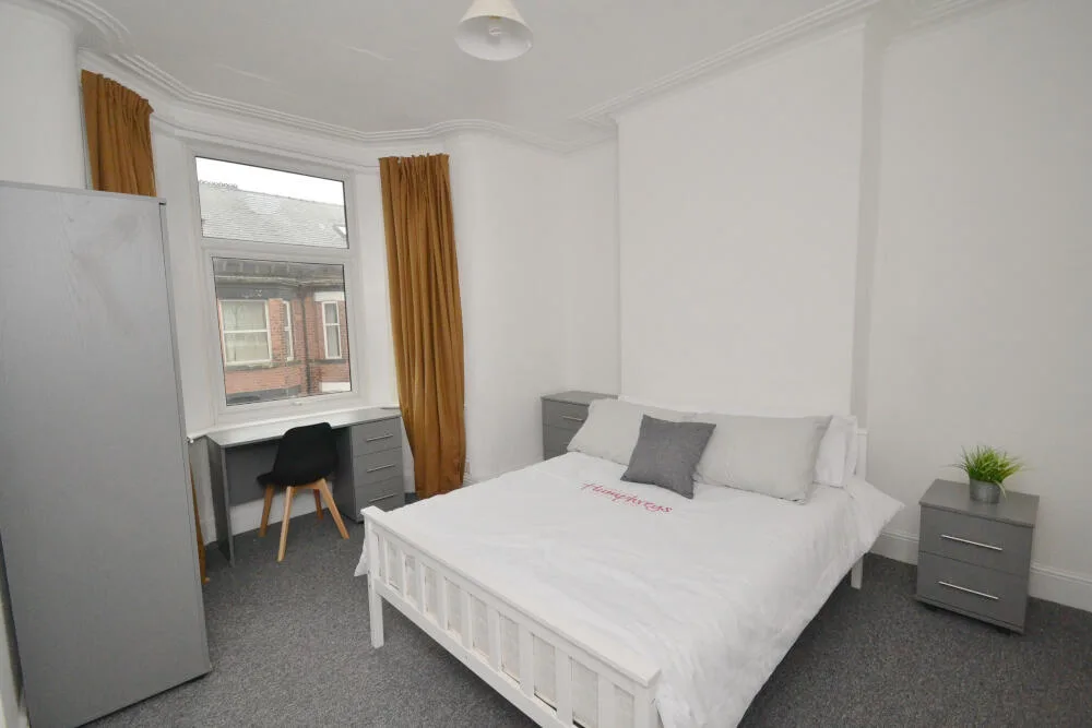 5 bedroom terraced house for rent