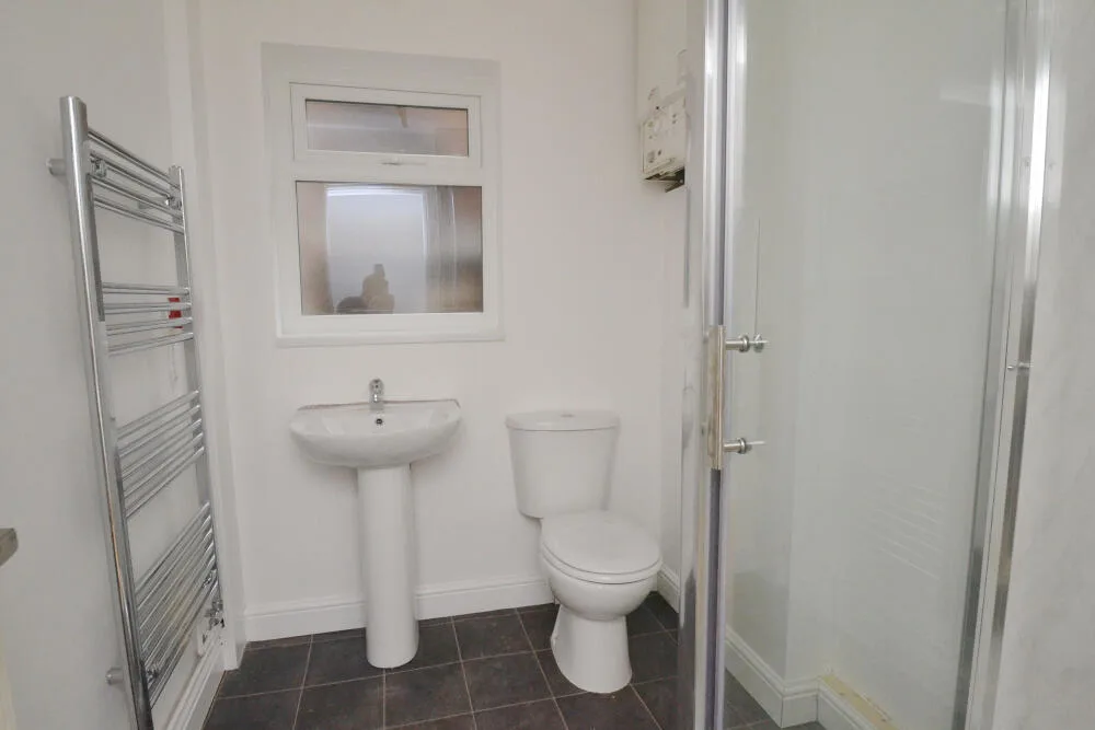 5 bedroom terraced house for rent