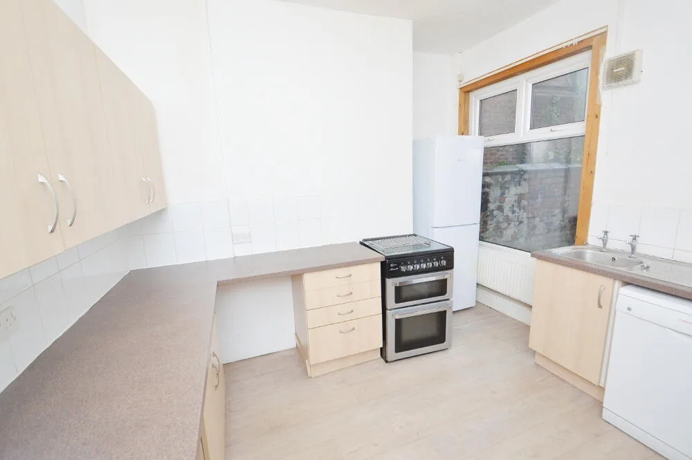 5 bedroom terraced house for rent
