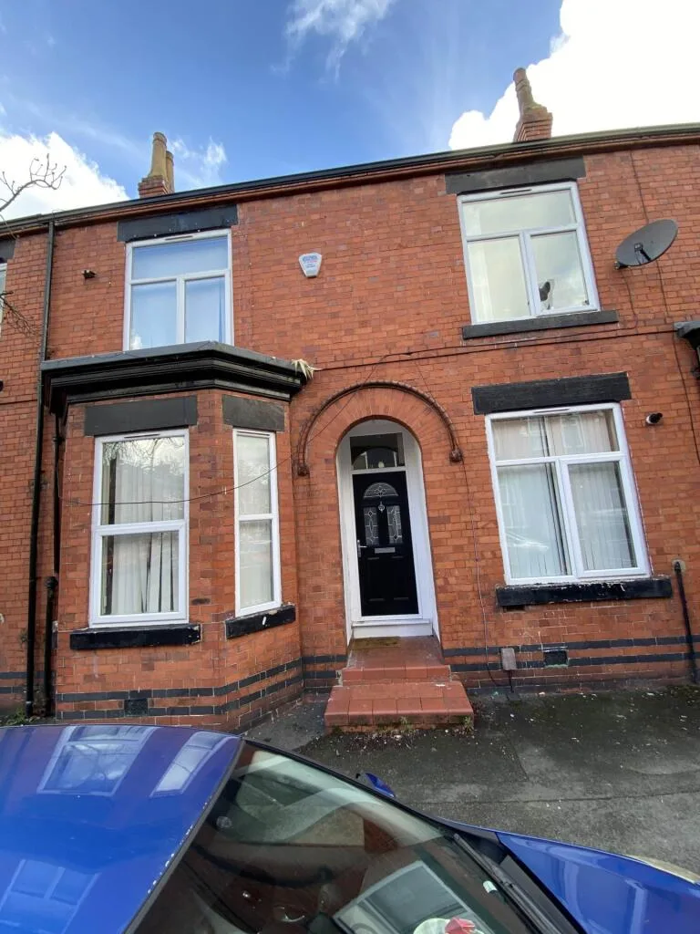 6 bedroom terraced house for rent