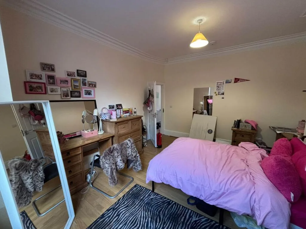 6 bedroom terraced house for rent