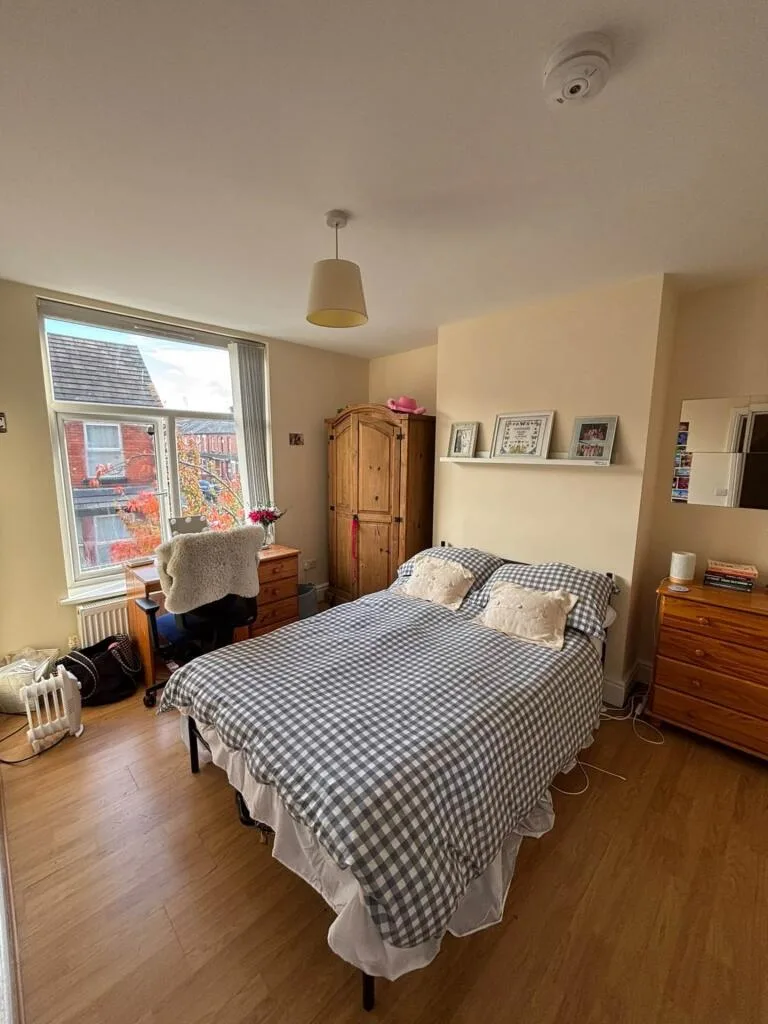 6 bedroom terraced house for rent