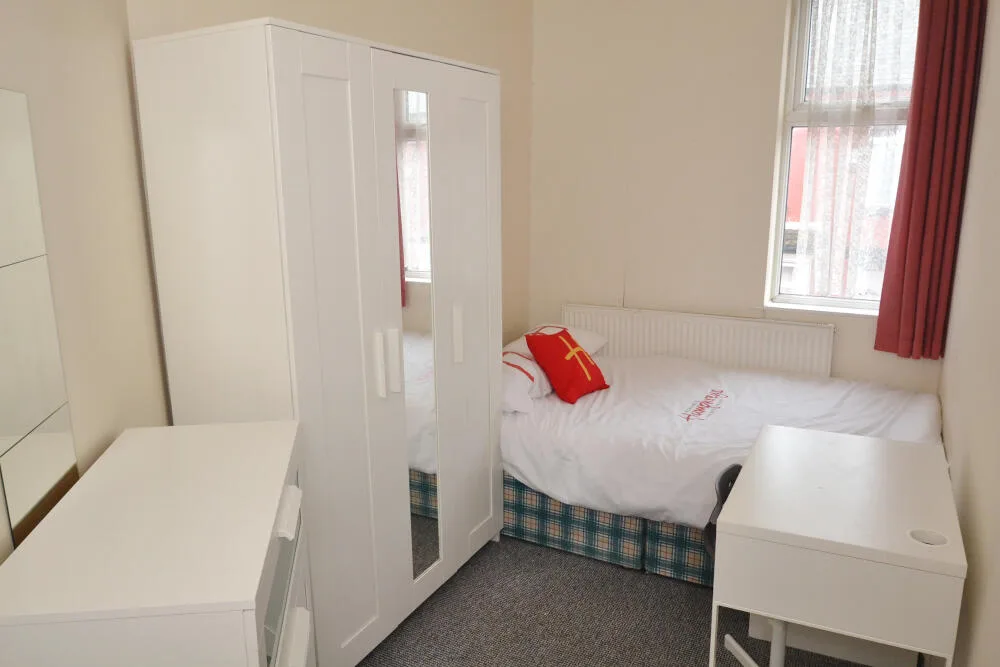 5 bedroom terraced house for rent