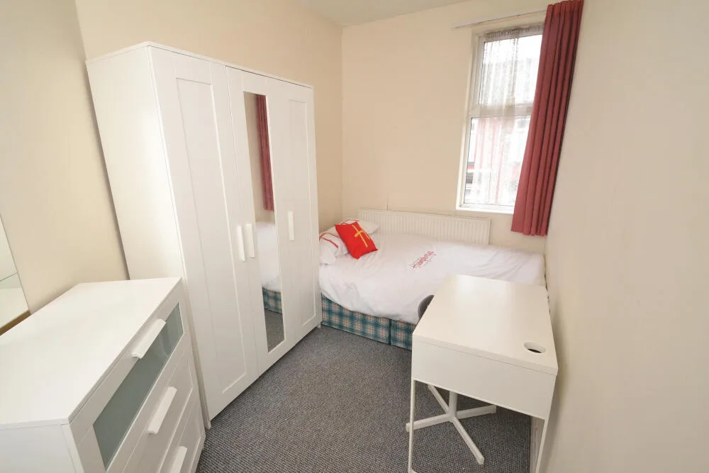 5 bedroom terraced house for rent
