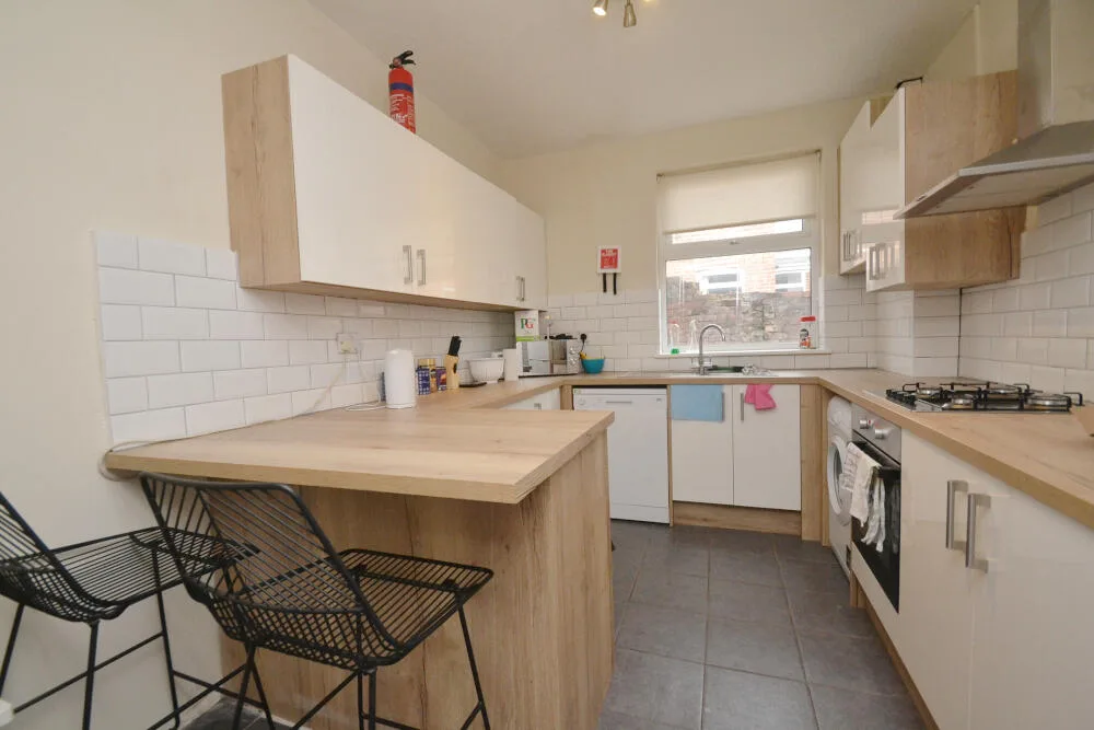 5 bedroom terraced house for rent