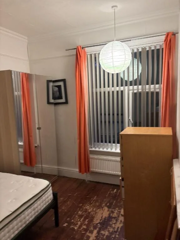 5 bedroom terraced house for rent