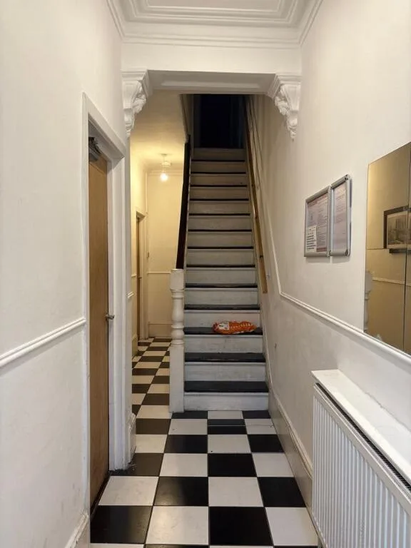 5 bedroom terraced house for rent