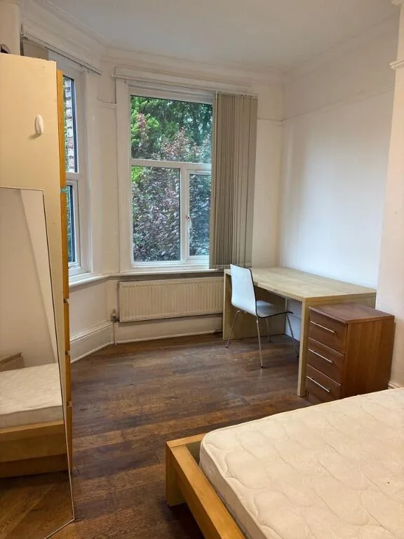 5 bedroom terraced house for rent