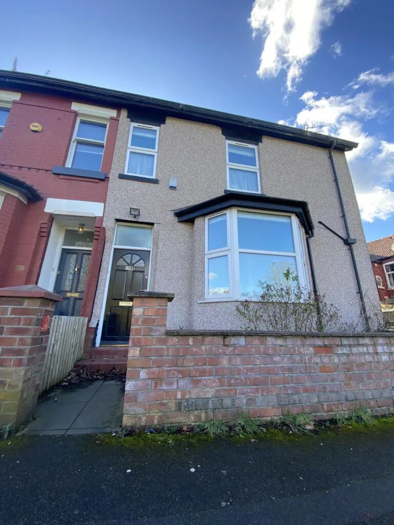 6 bedroom terraced house for rent