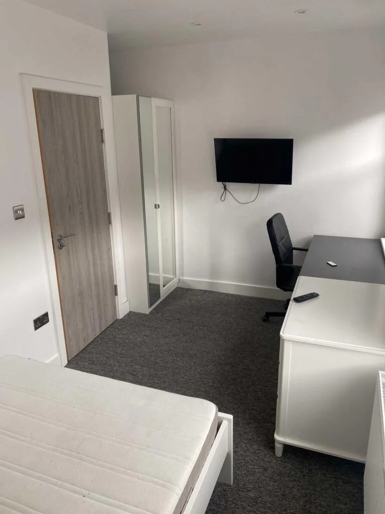 6 bedroom terraced house for rent