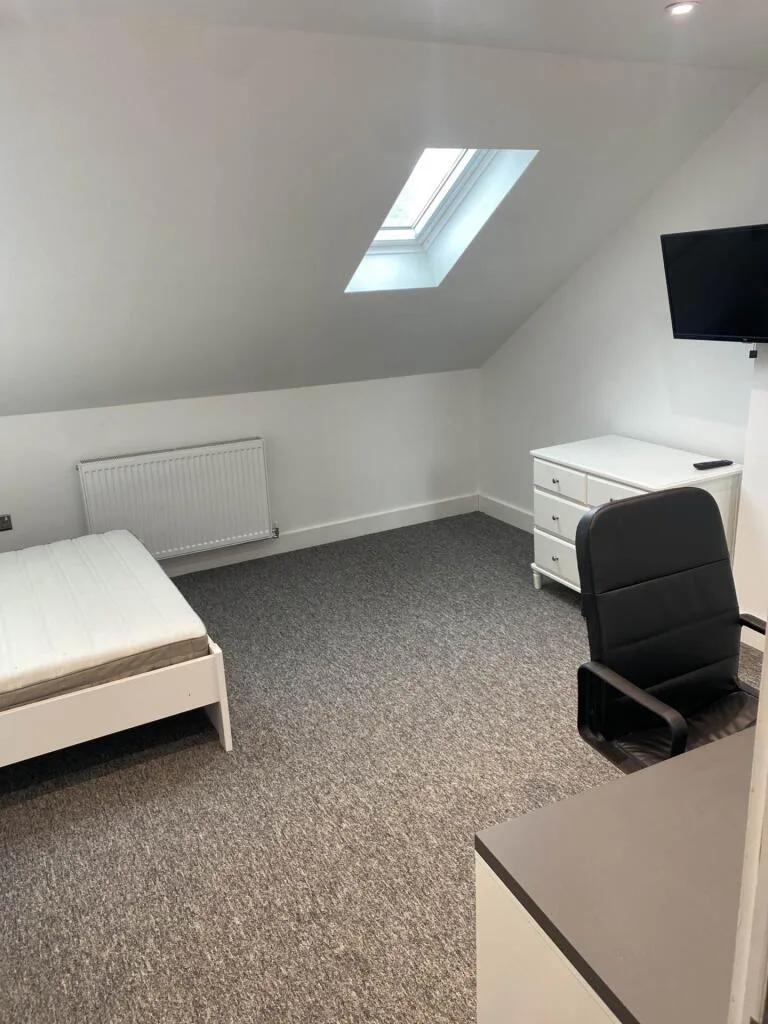 6 bedroom terraced house for rent