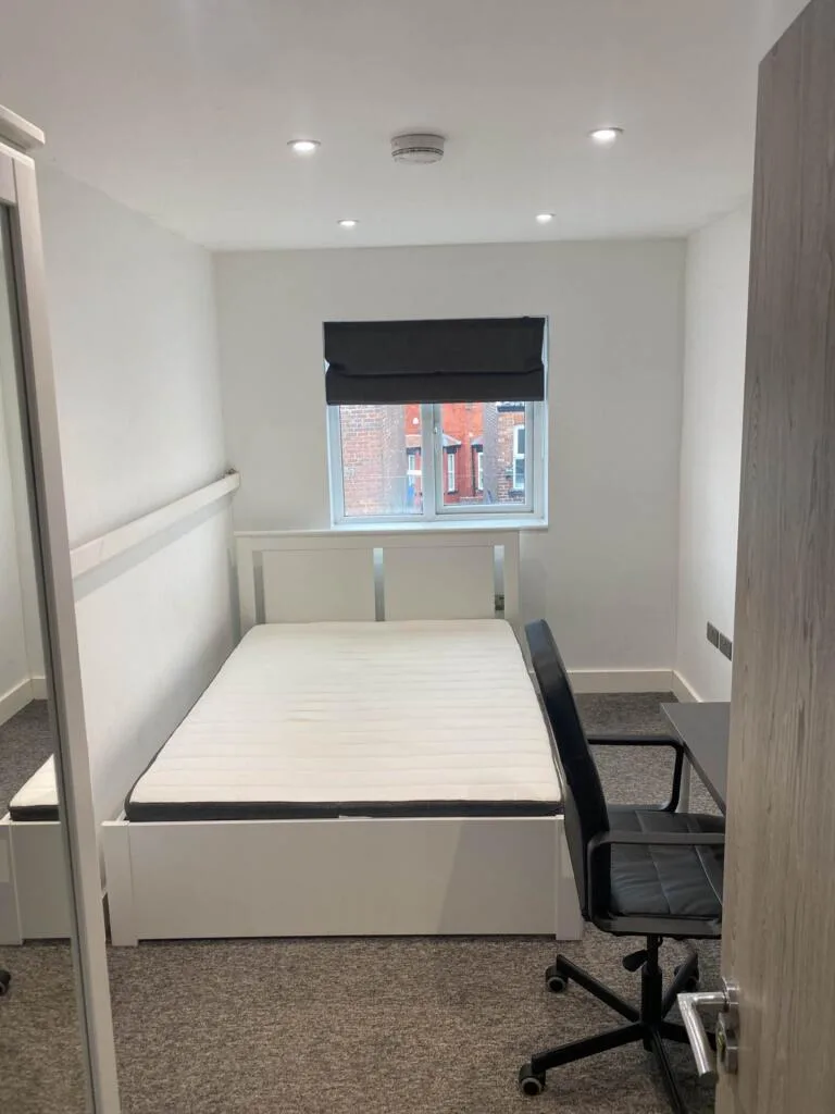 6 bedroom terraced house for rent