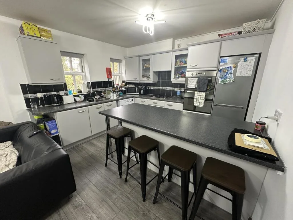 7 bedroom property for rent