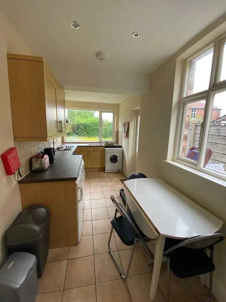 3 bedroom semi-detached house for rent