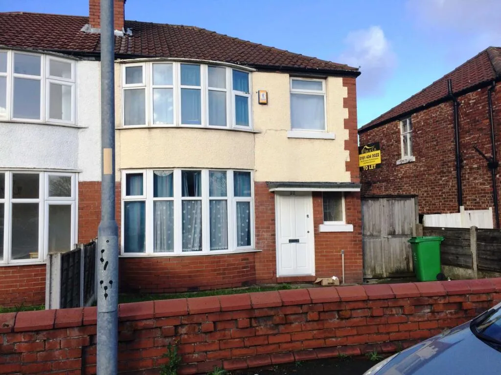3 bedroom semi-detached house for rent