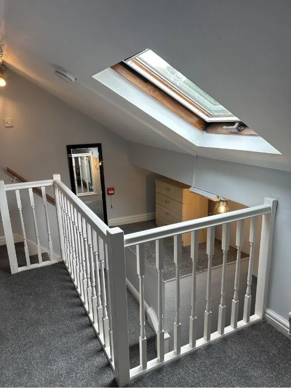 6 bedroom semi-detached house for rent