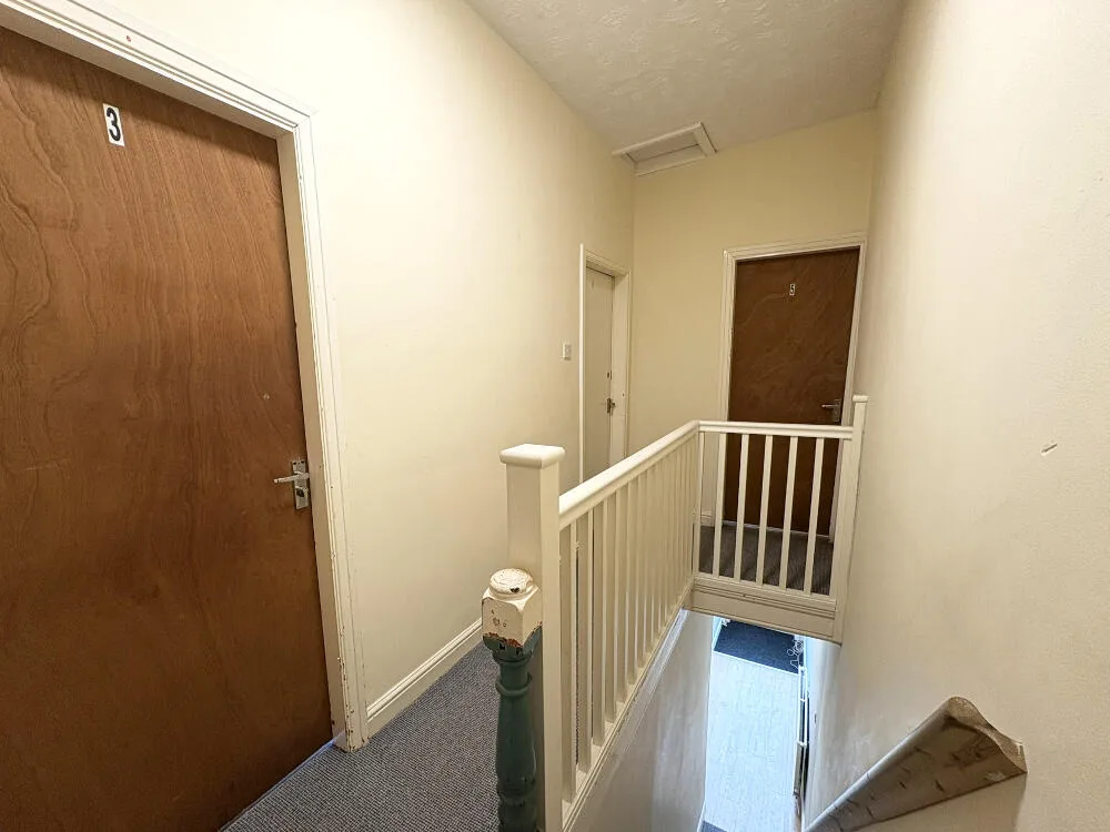 5 bedroom end of terrace house for rent