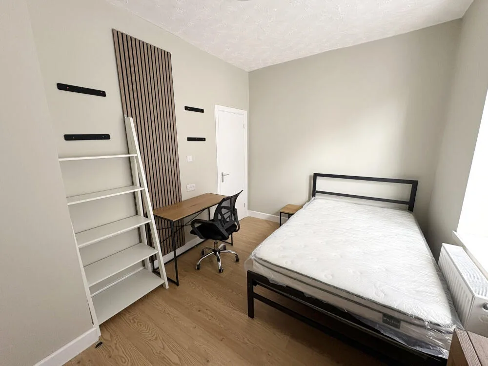 5 bedroom end of terrace house for rent