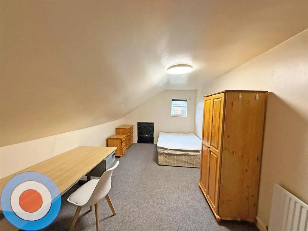 6 bedroom house for rent