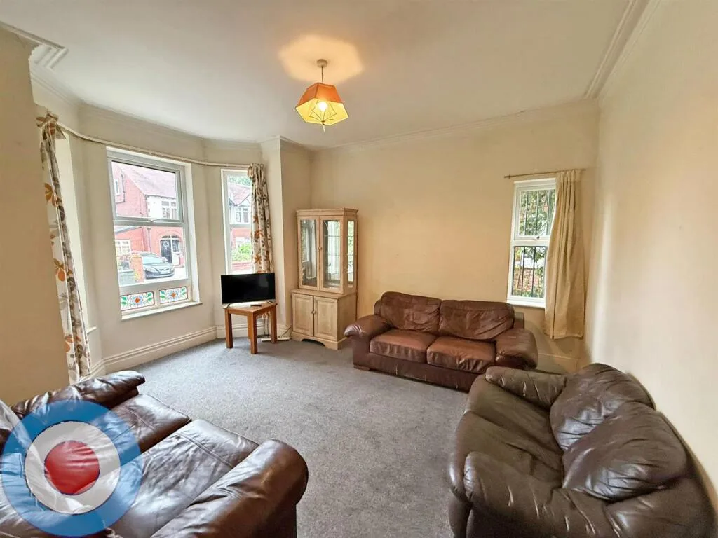 6 bedroom house for rent