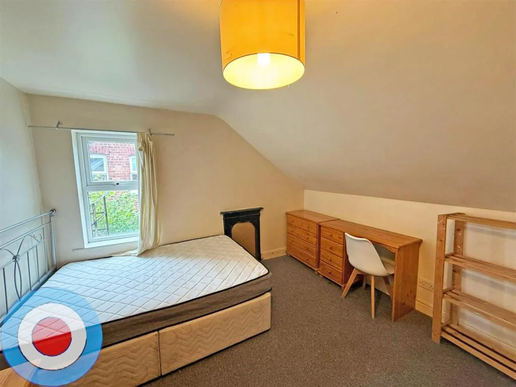 6 bedroom house for rent