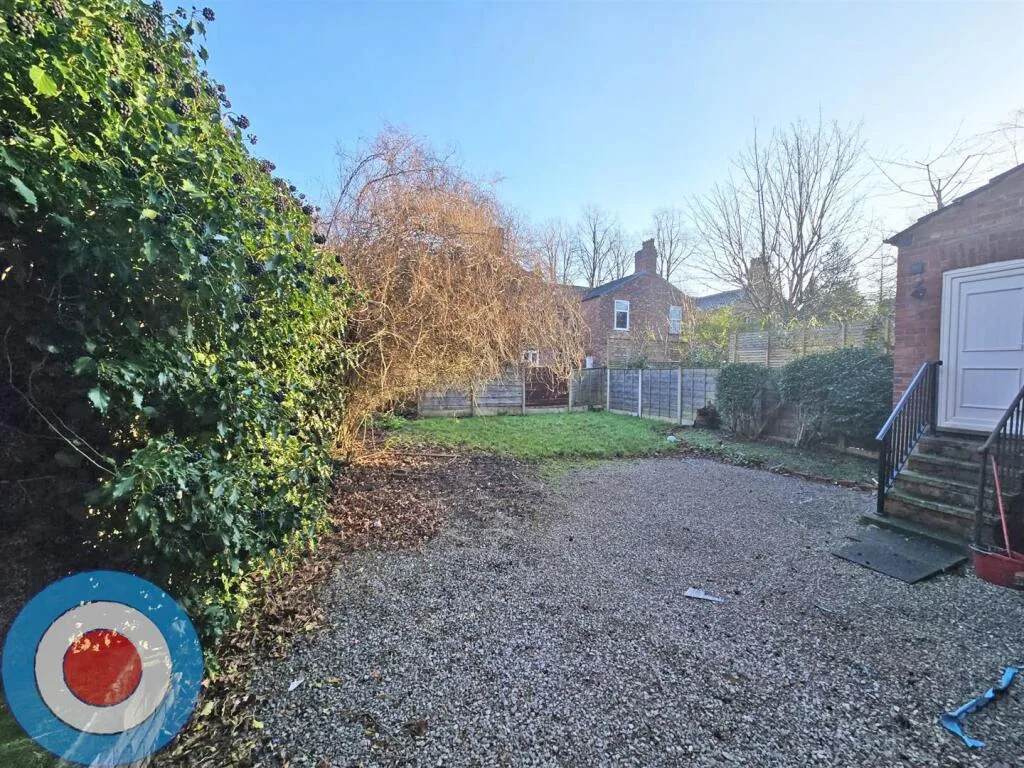 6 bedroom house for rent