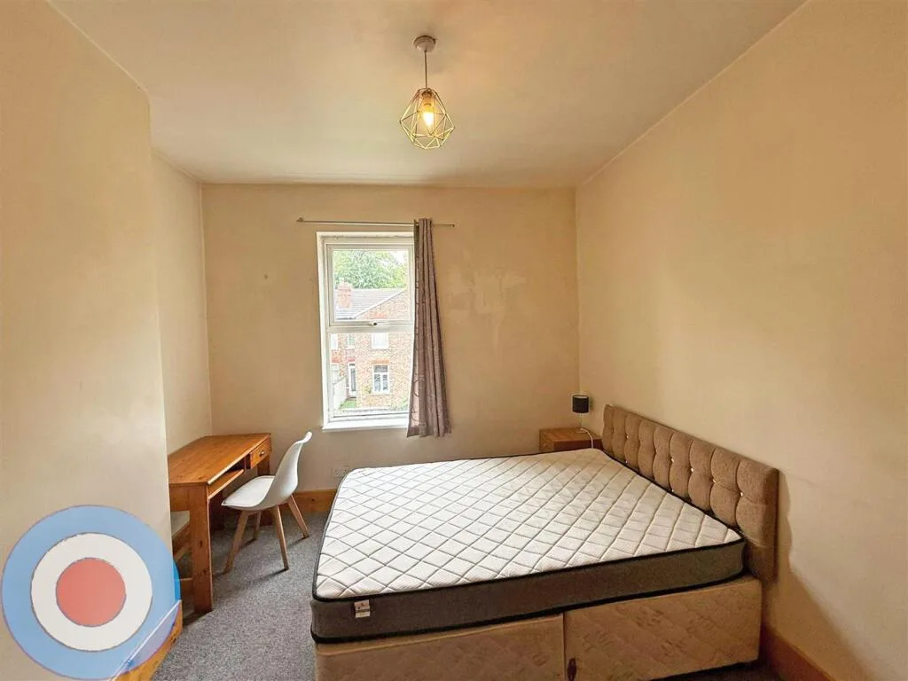 6 bedroom house for rent