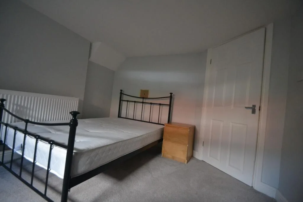 6 bedroom terraced house for rent