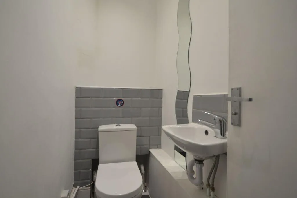 6 bedroom terraced house for rent