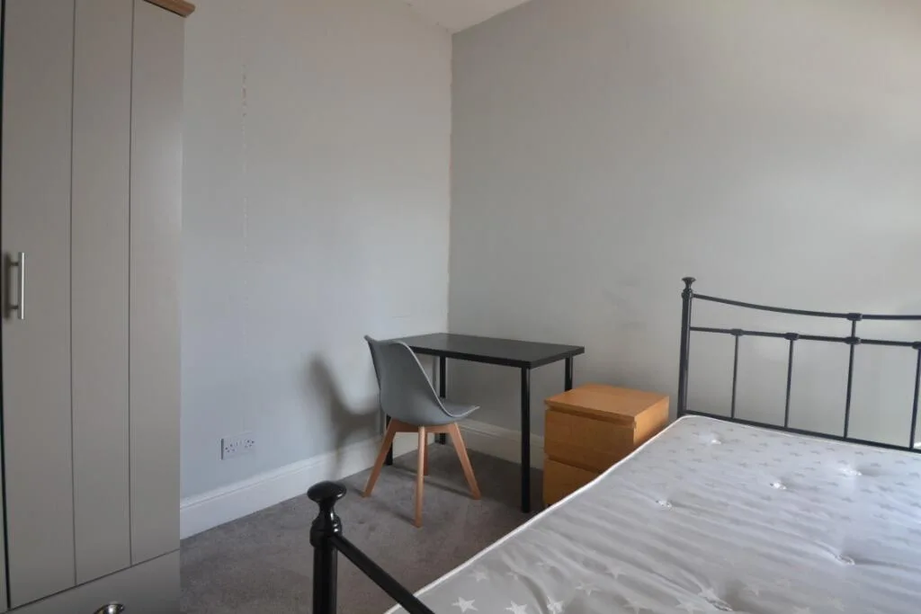 6 bedroom terraced house for rent