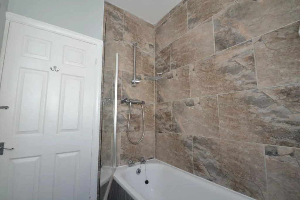 6 bedroom terraced house for rent
