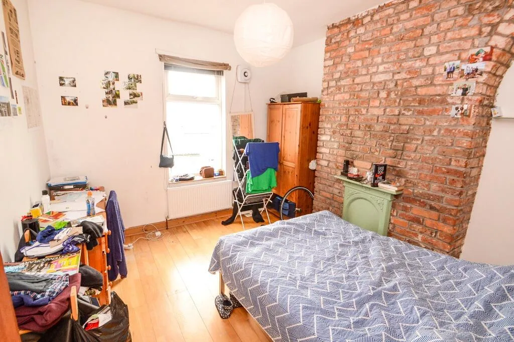 6 bedroom flat for rent