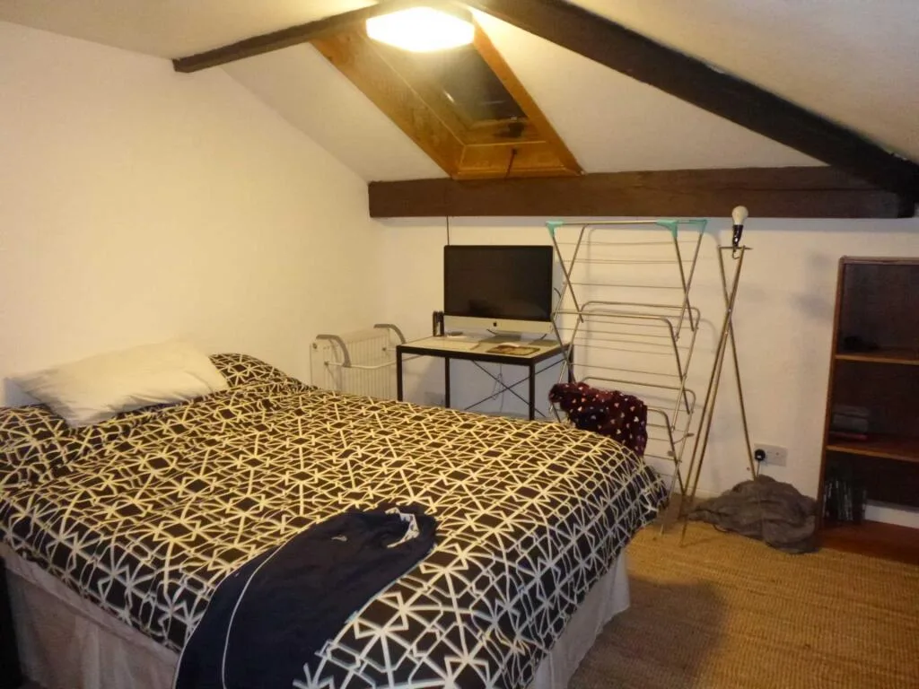 9 bedroom semi-detached house for rent