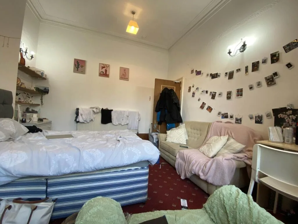 9 bedroom semi-detached house for rent