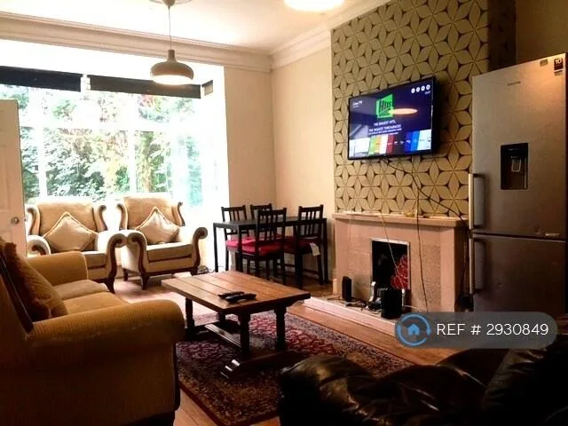 8 bedroom semi-detached house for rent
