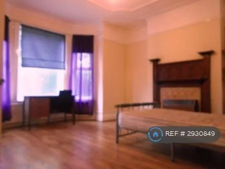 8 bedroom semi-detached house for rent