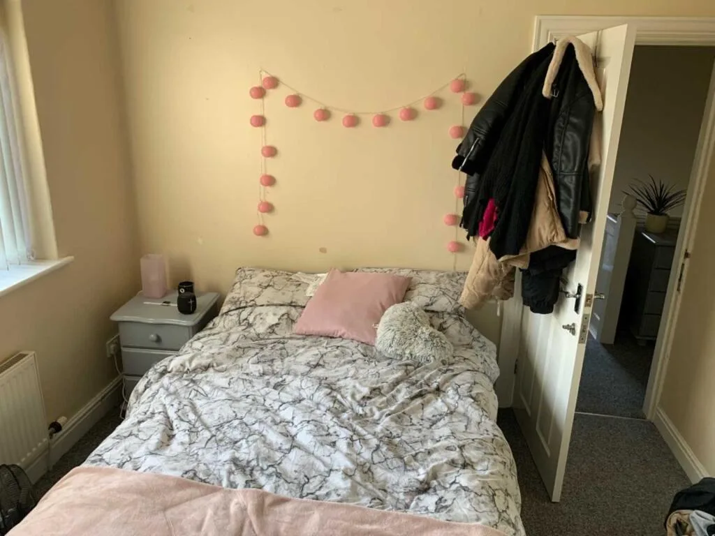 6 bedroom semi-detached house for rent