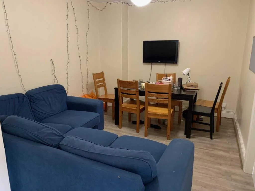 6 bedroom semi-detached house for rent
