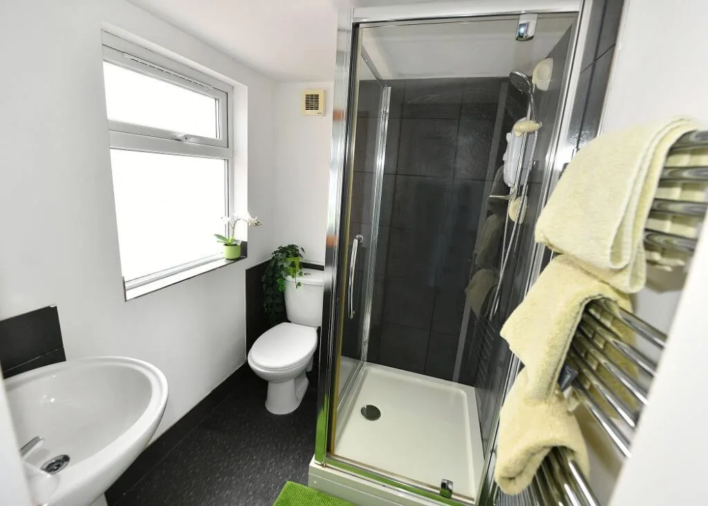 8 bedroom terraced house for rent